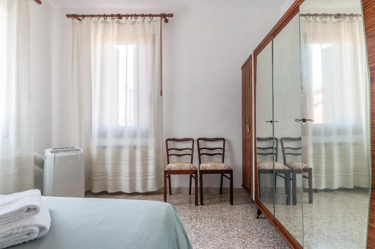 Apartment Colombina House Close To The Train Station Venice