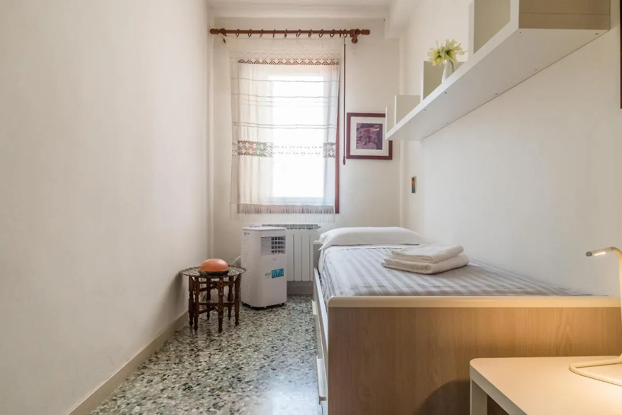 Apartment Colombina House Close To The Train Station Venice