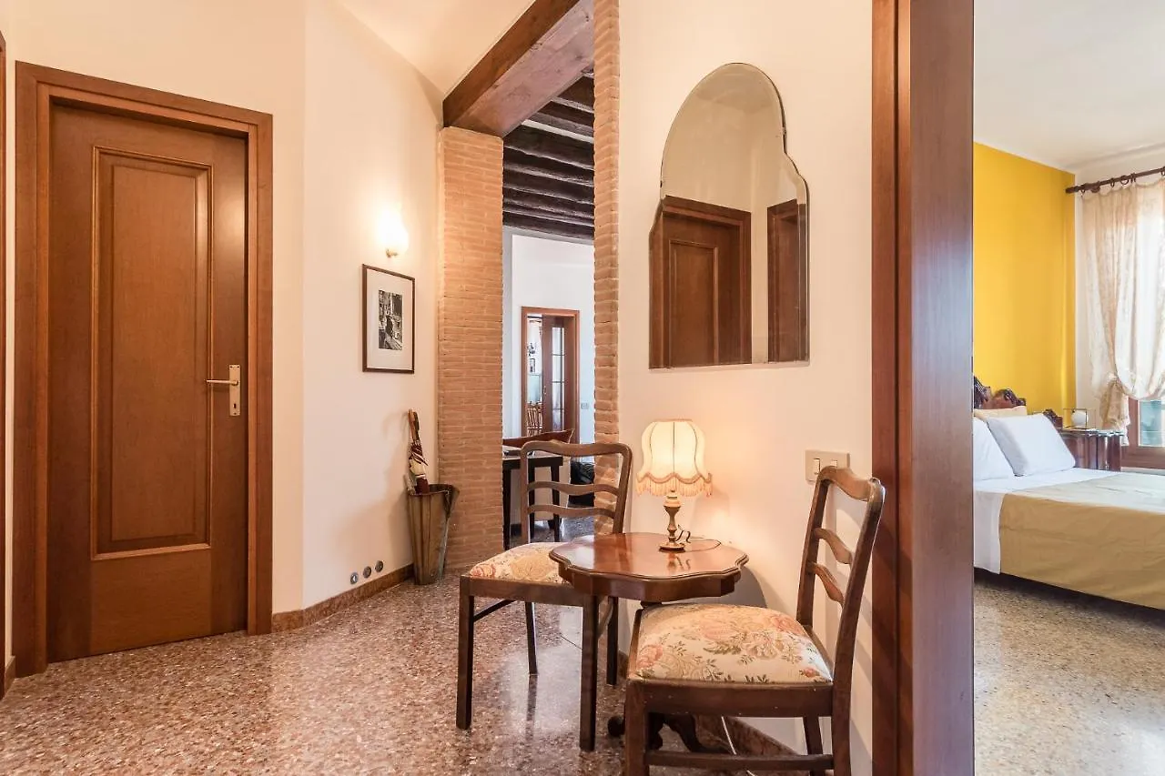 Colombina House Close To The Train Station Venice Apartment