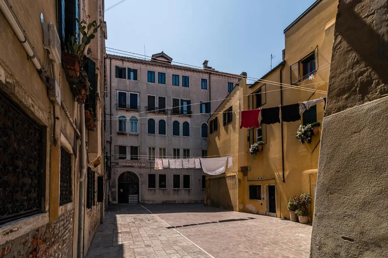 Apartment Colombina House Close To The Train Station Venice Italy
